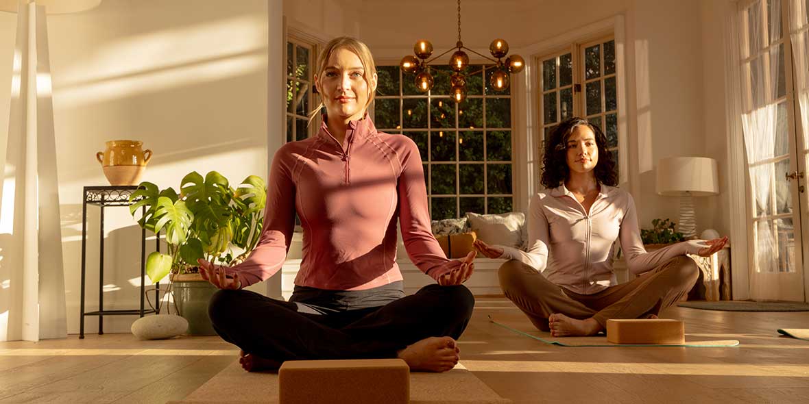 Stay Warm and Zen: The Best Yoga Clothing for Winter Practice - Baleaf Sports