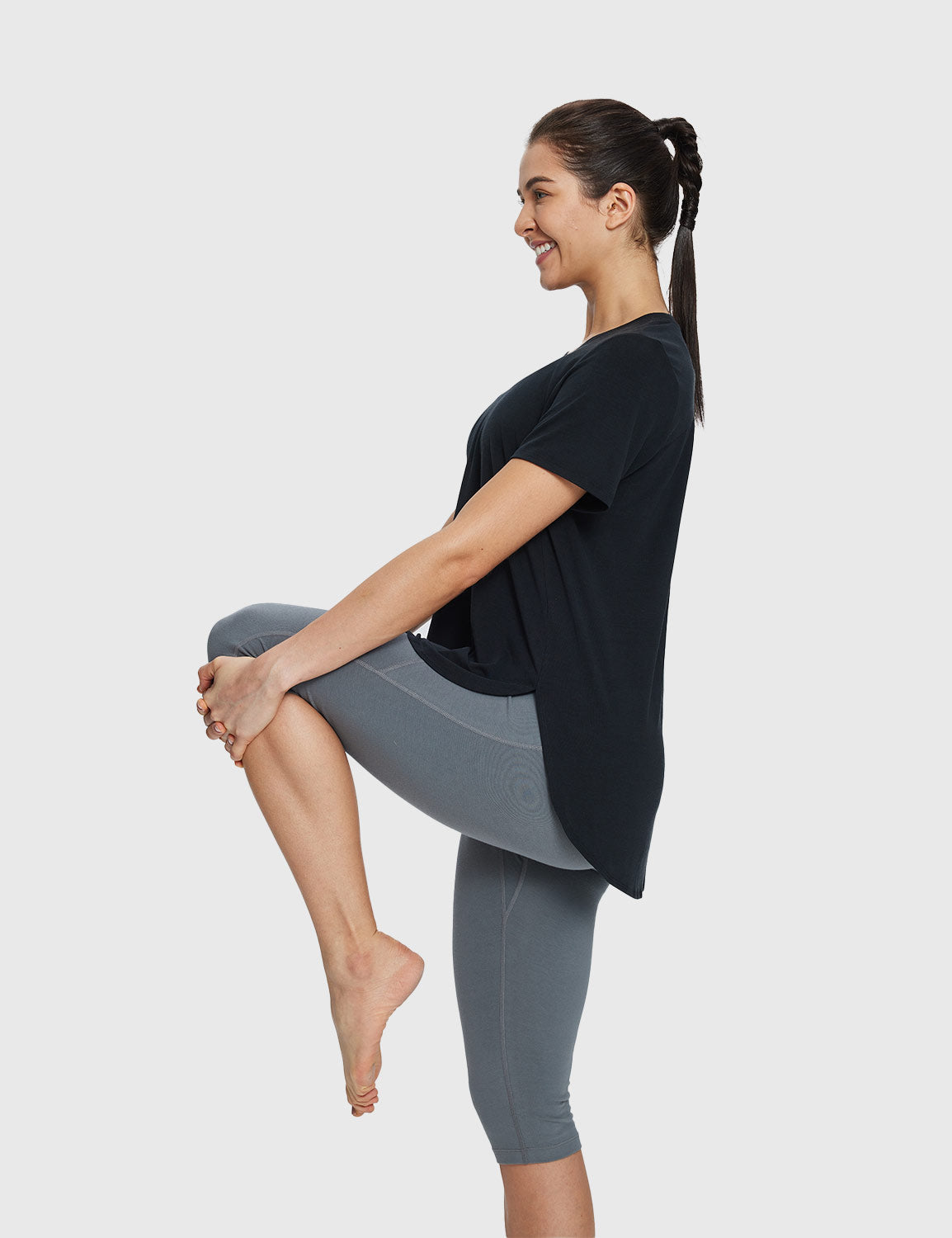 Baleaf Women's Lightweight Soft Split-Hem Short-Sleeve Anthracite Side