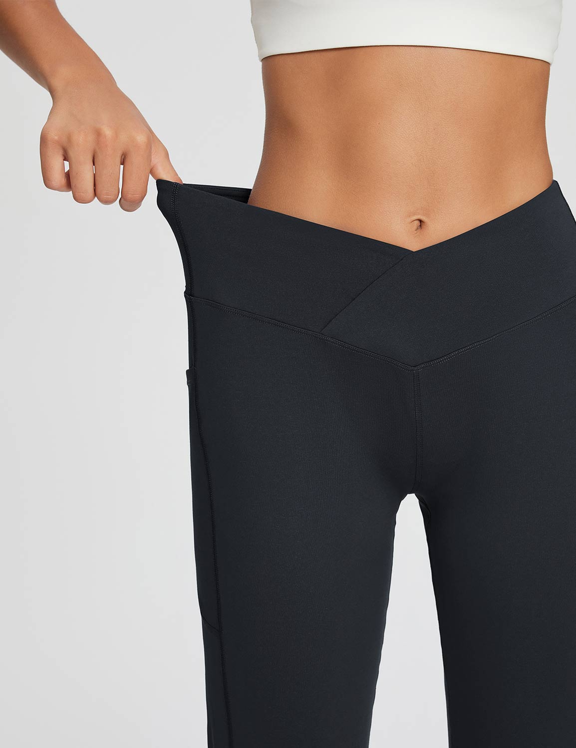 Baleaf Women's Skin-friendly Crossover High Rise Pants Anthracite Details