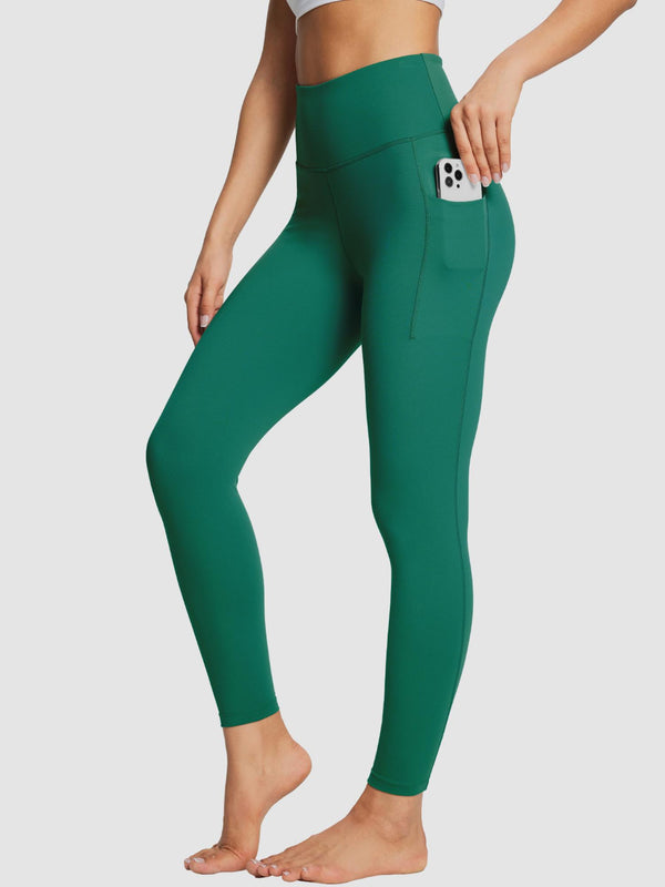 Baleaf Flyleaf Seamless Leggings in Green, phone in the side pocket
