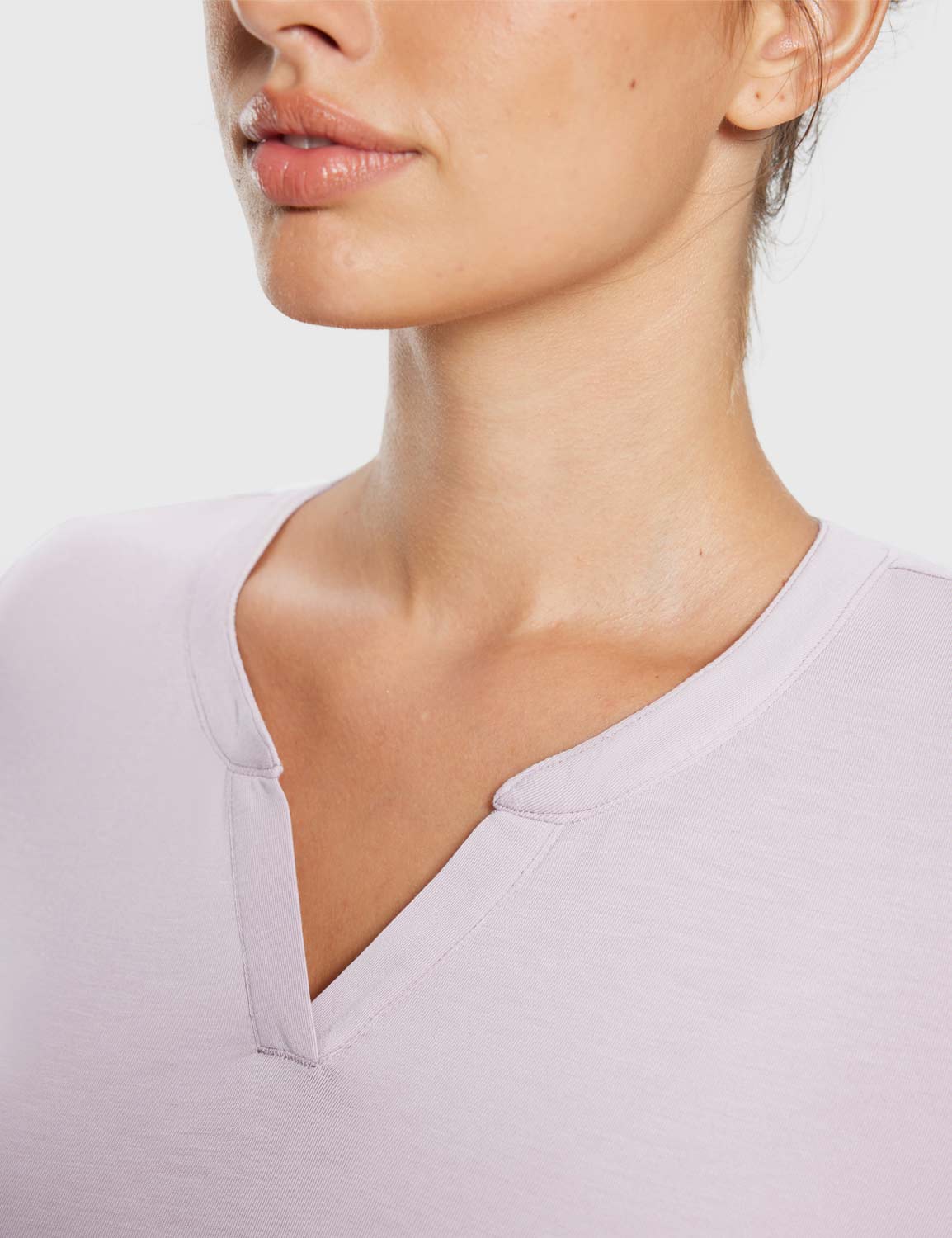 Baleaf Women's Ultra Soft Fall V-Neck Loose Fit Casual T-Shirt Light Purple Details
